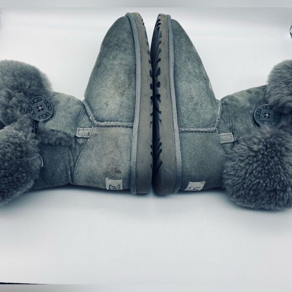 UGG Australia Women’s Bailey Button Leather/Sheepskin Boots 6 - Picture 9 of 12